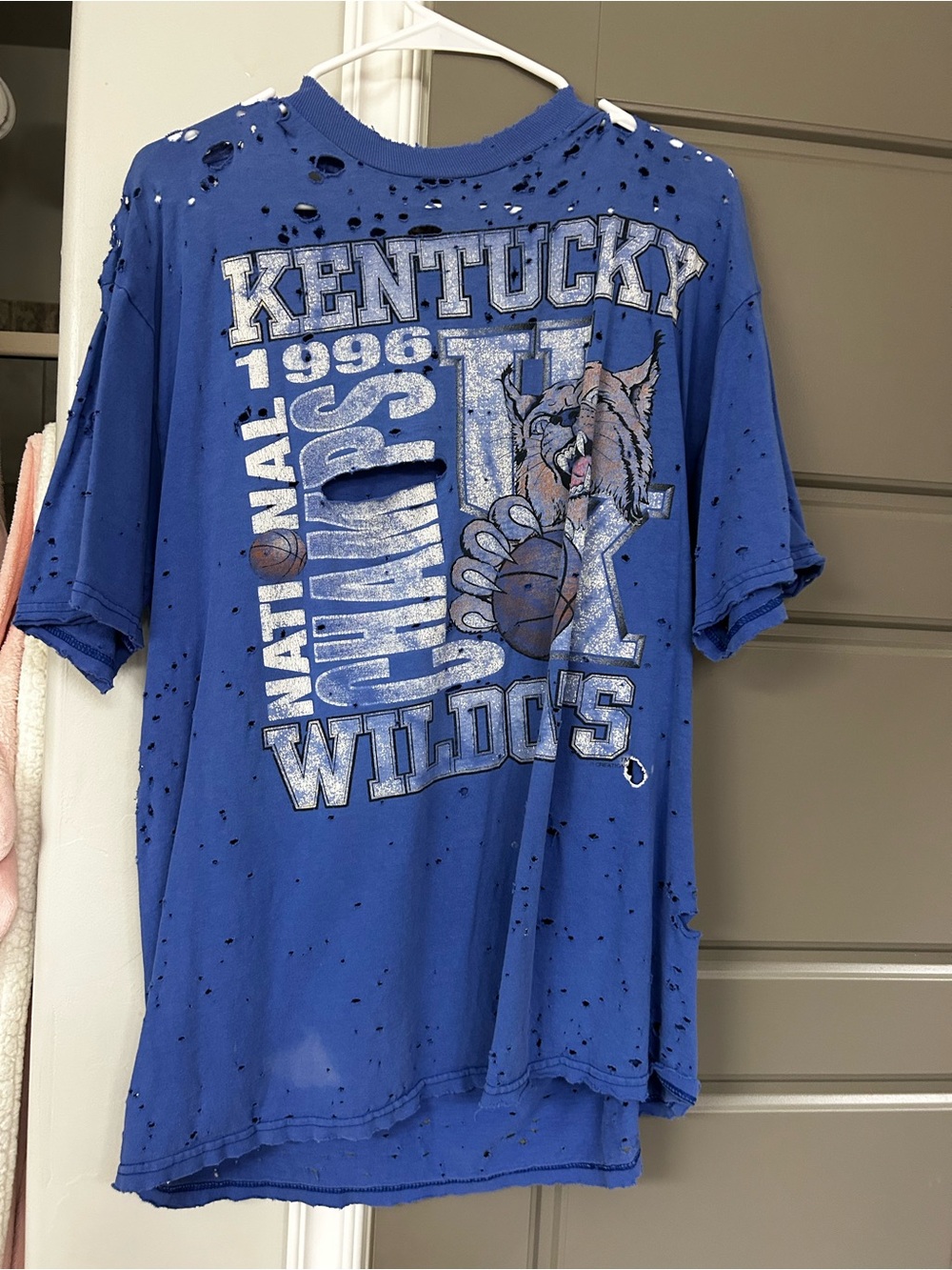 University of Kentucky Basketball Distressed Blue Graphic Tee with Varsity Print